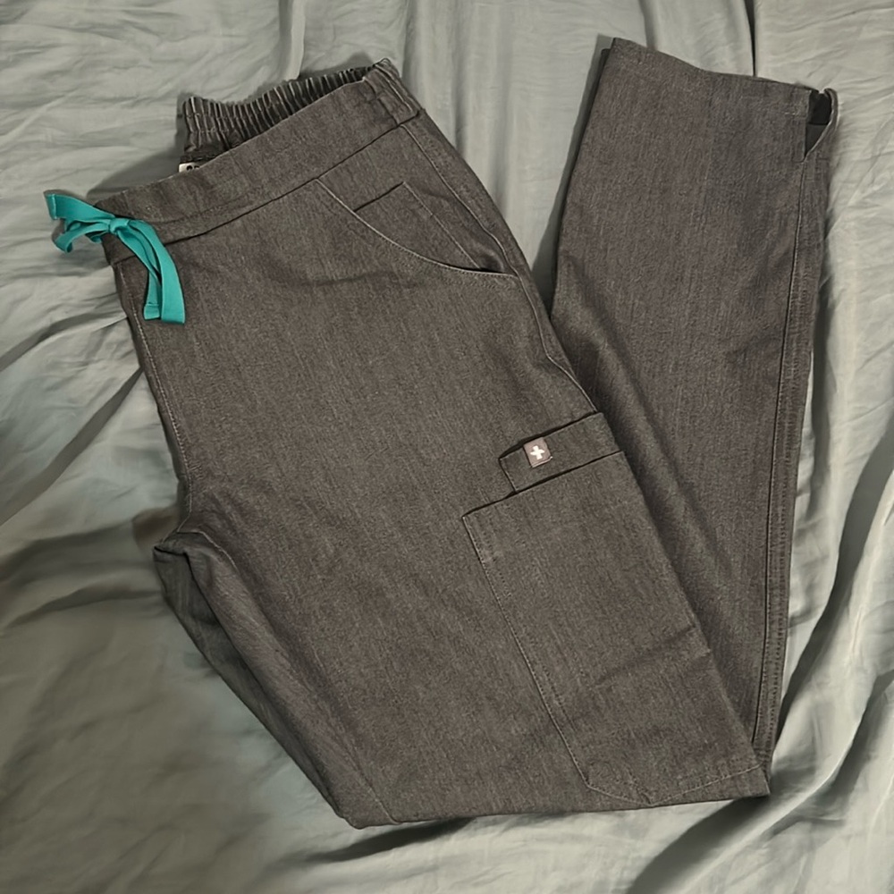 Wear Figs Yola Skinny Scrub Pant in Graphite - XXS REGULAR